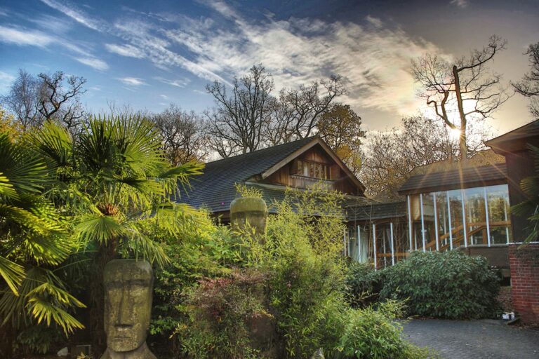 The Marwell Hotel is right across the road from Marwell Zoo, which makes it ideal for families - or anyone who loves animals!